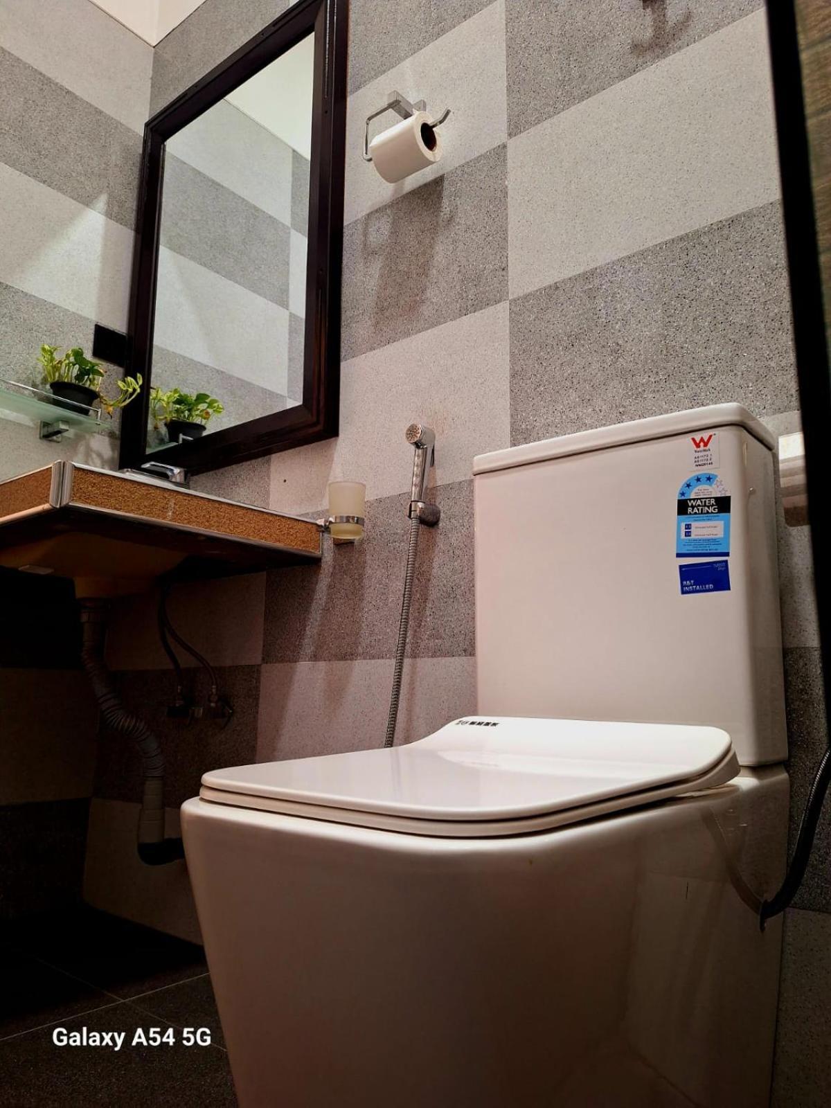 Ella Odyssey Inn Zewnętrze zdjęcie